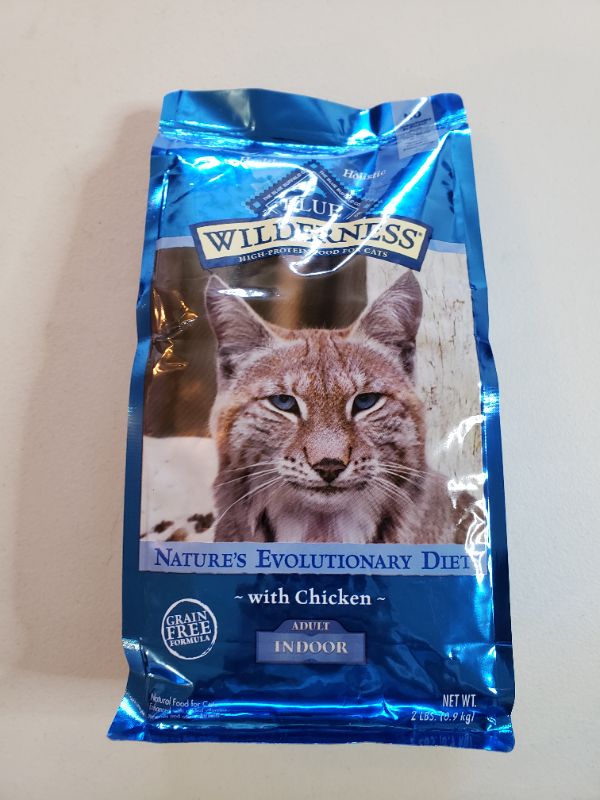 Photo 1 of Blue Buffalo Wilderness High Protein Grain Free, Natural Adult Indoor Dry Cat Food, Chicken
BEST BY NOV. 2024.