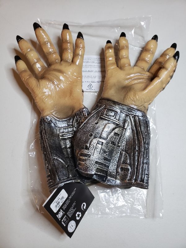 Photo 2 of Rubie's Alien Vs. Predator Child Deluxe Latex Hands
