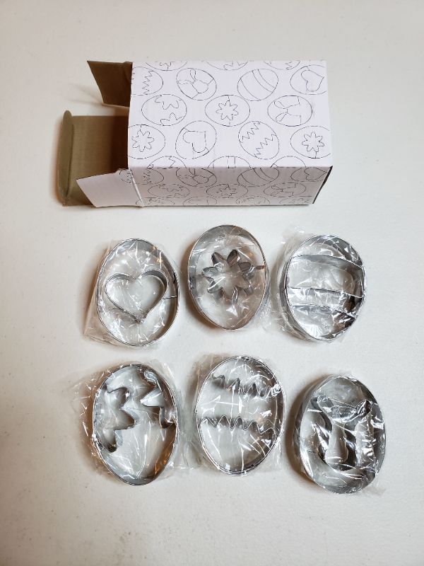 Photo 1 of 6 PIECE COOKIE CUTTER & FANCY BISCUIT MAKING MOLDS.