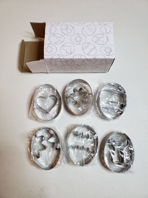 Photo 1 of 6 PIECE COOKIE CUTTER & FANCY BISCUIT MAKING MOLDS.