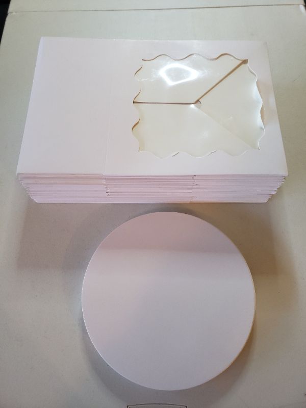 Photo 1 of CAKE BOXES AND TRAYS, WHITE. OPEN BOX ITEM.