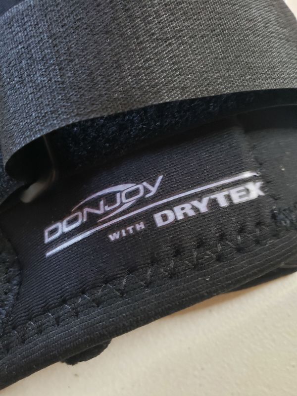 Photo 3 of DonJoy Drytex Sport Hinged Knee Wraparound - Medium
