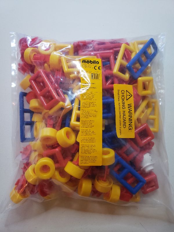 Photo 1 of CHILDREN'S PLASTIC TOY CONSTRUCTION SET, 192 PIECES.