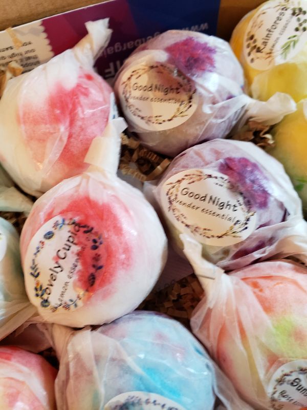 Photo 1 of 20 PIECE ORGANIC BATH BOMB GIFT SET.