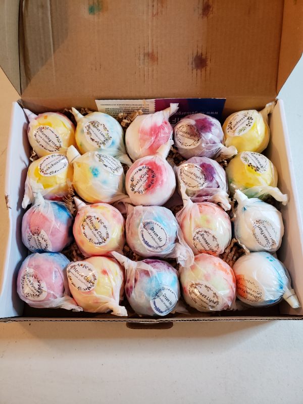 Photo 1 of 20 PIECE ORGANIC BATH BOMB GIFT SET.