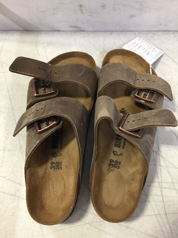 Photo 2 of Birkenstock Arizona slippers bruin - Maat 39 SIZE 8.5