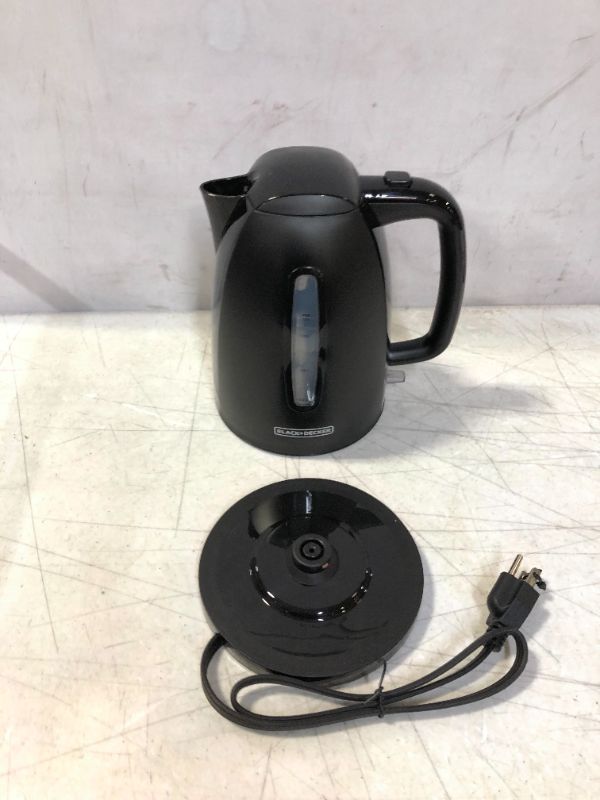 Photo 2 of BLACK+DECKER KE1500B 1.7L Rapid Boil Electric Cordless Kettle, Black