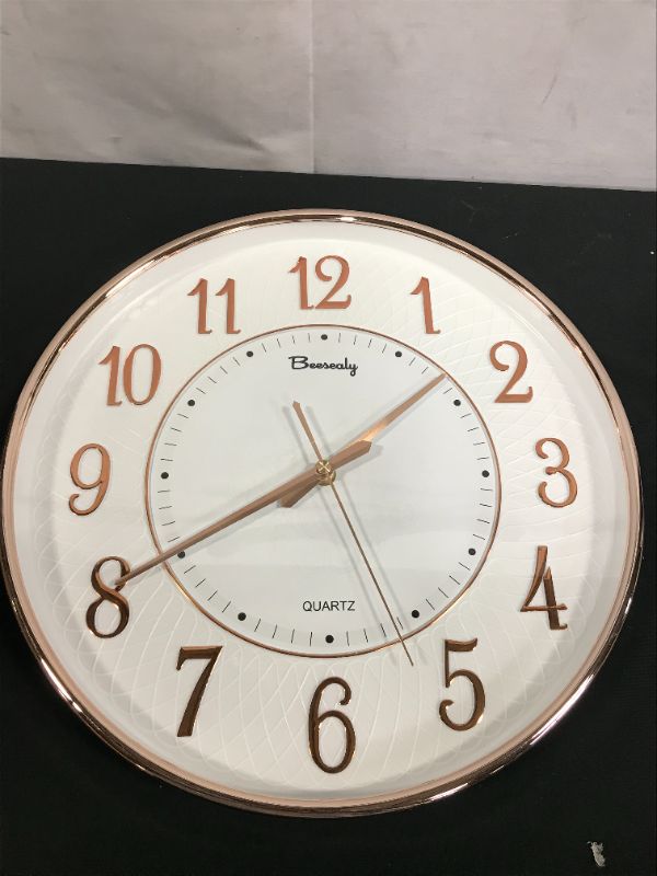 Photo 2 of Beesealy 14in Non Ticking Wall Clock Silent Battery Operated***New Open For Photo And Tested***battery not included****