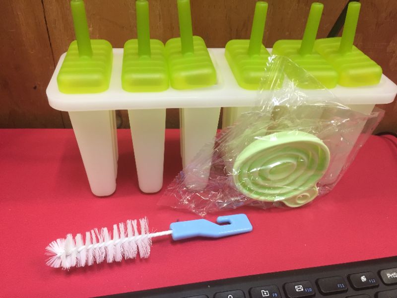 Photo 1 of Popsicle Molds Set  
