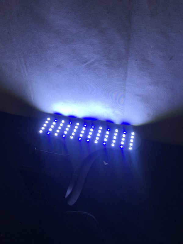 Photo 4 of Aqueon AG00073 Clip-on Planted LED Fixture 6CA
