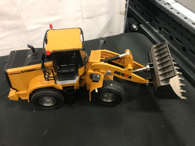 Photo 3 of HUINA 1583 RC WHEEL LOADER DIE CAST METAL