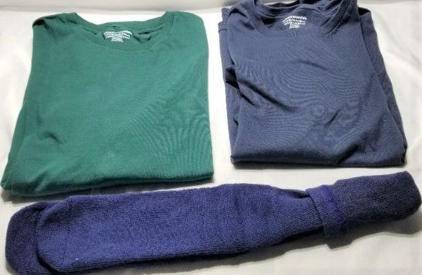 Photo 1 of amazon essentials tshirts, slim large, blue and green and a pair of blue socks