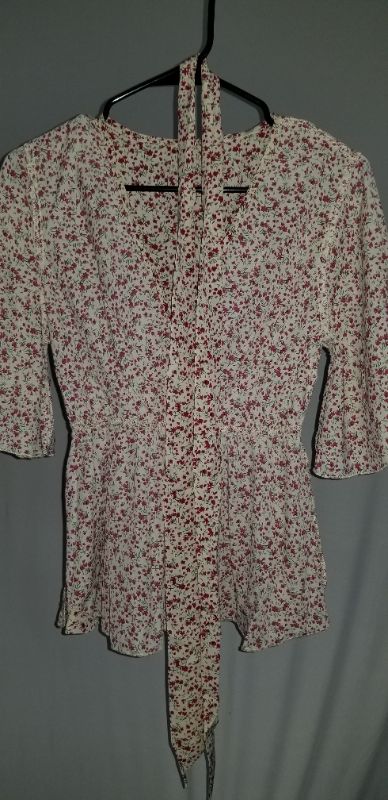 Photo 1 of Womens cool floral print top, size 5