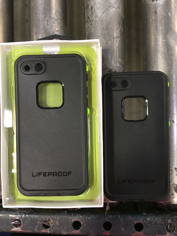 Photo 4 of LifeProof FRE Series Phone Case for Apple iPhone SE (2nd Gen) iPhone 8, iPhone 7 - Black 2 Pack 