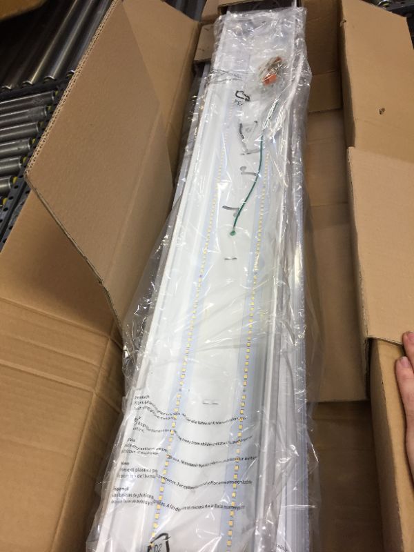 Photo 1 of 4FT LED Wraparound Light 40W LED Garage Shop Lights