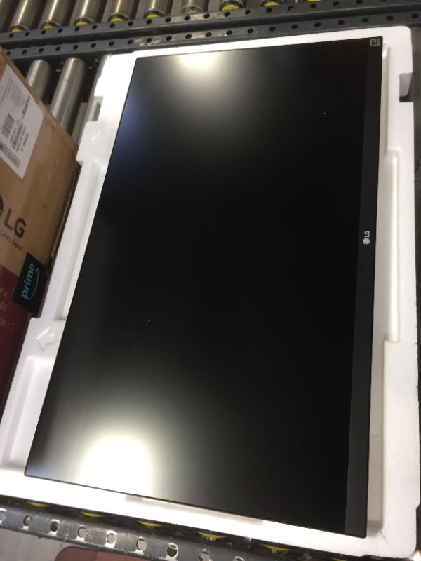 Photo 5 of PARTS ONLY LG 27UK850-W 27" 4K UHD IPS Monitor with HDR10 with USB Type-C Connectivity and FreeSync