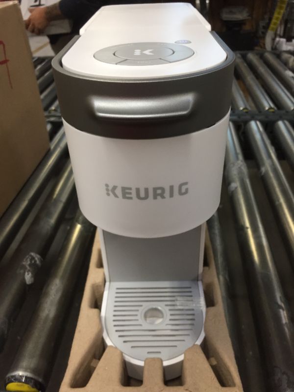 Photo 5 of Keurig K900 Brewer, Regular, K-Slim White