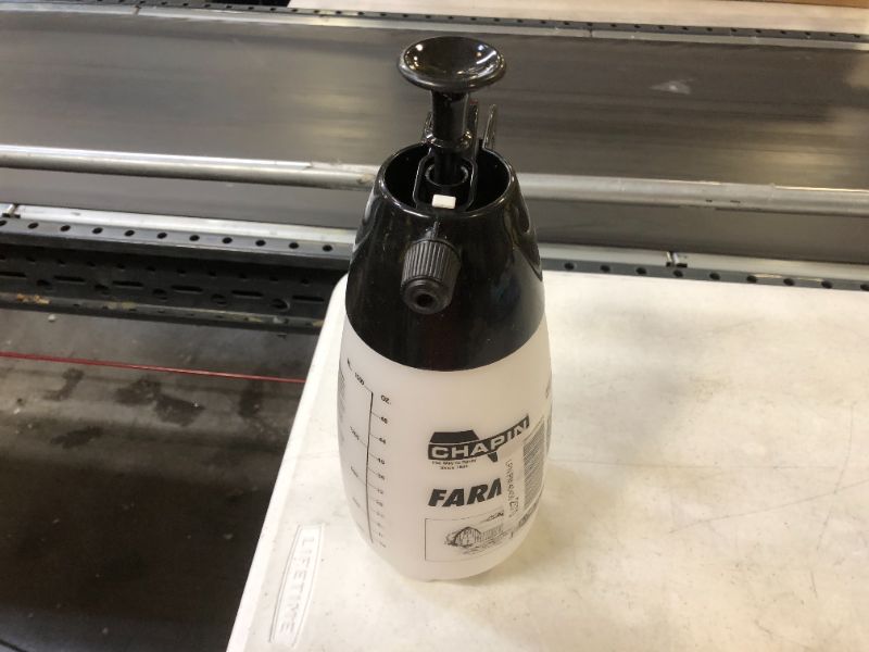 Photo 1 of 48oz Farm And Field Hand Sprayer - Chapin (ITEM IS DIRTY)