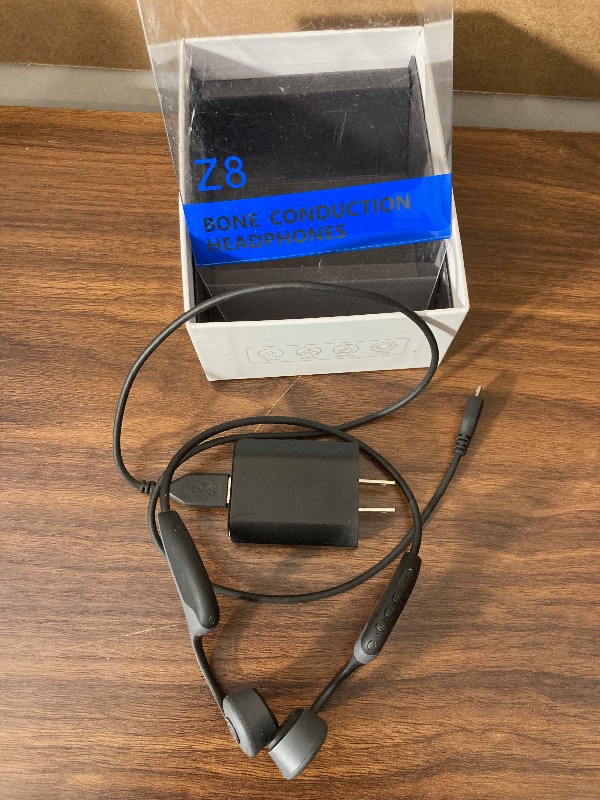 Photo 2 of  Z8 Wireless Bone Conduction Headphones Power Display 