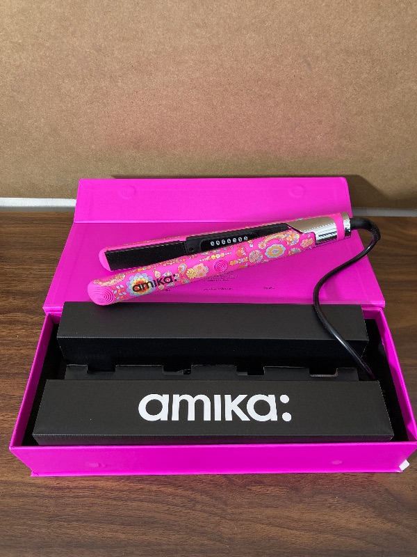 Photo 2 of amika amika Illuminati Diamond Ceramic Styler, Signature Pink, 0.3 Fl oz.