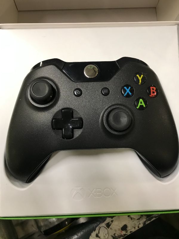 Photo 2 of Xbox Core Wireless Controller + USB-C Cable – Carbon Black
