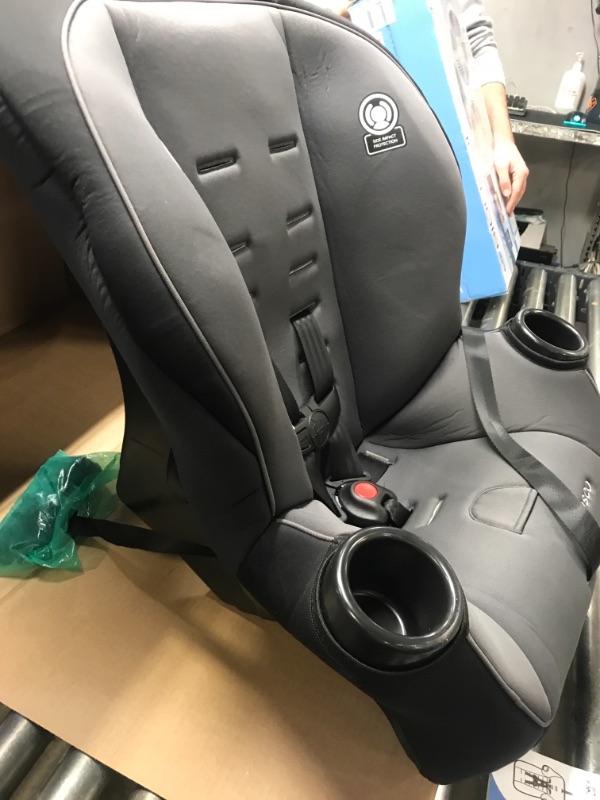 Photo 2 of Cosco Apt 50 Convertible Car Seat (Black Arrows)