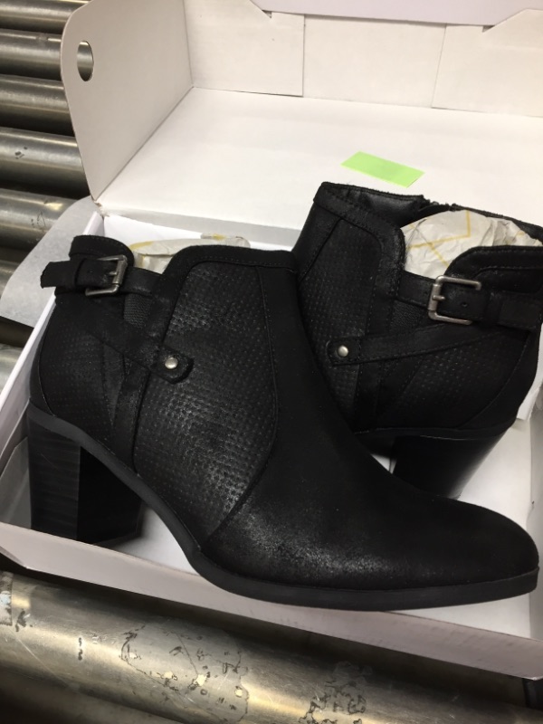 Photo 1 of  eettaro ladies 7.5 black boot 