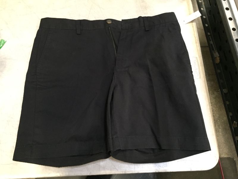 Photo 1 of Amazon Essentials Men's Slim-fit 7" Short size 33