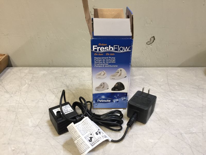 Photo 1 of Petmate Fresh Flow Deluxe Replacement Pump 120V - Easy Install - AC Adapter and Cord Included (29027)
