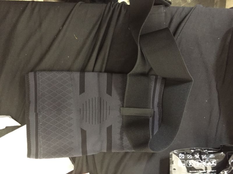 Photo 2 of Skang Duke Adjustable Compression Knee Patellar Tendon Support Brace for Men Women - Arthritis Pain, Injury Recovery, Running, Workout, KS10 (Black)
Size L