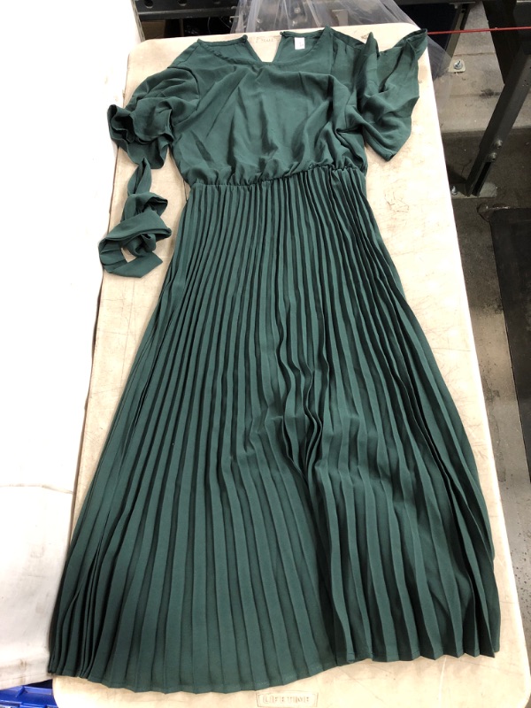 Photo 1 of Generic Green Short Sleeve Dress. XS