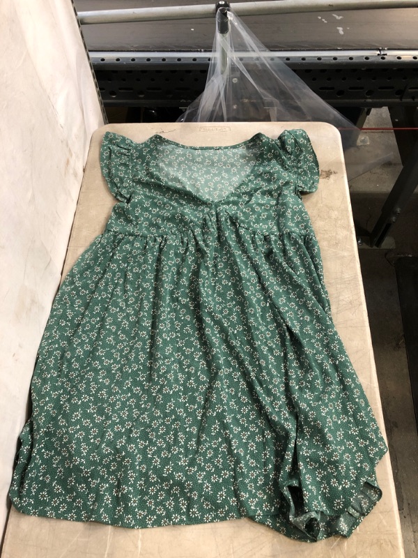 Photo 1 of Generic Green Floral Dress. Large