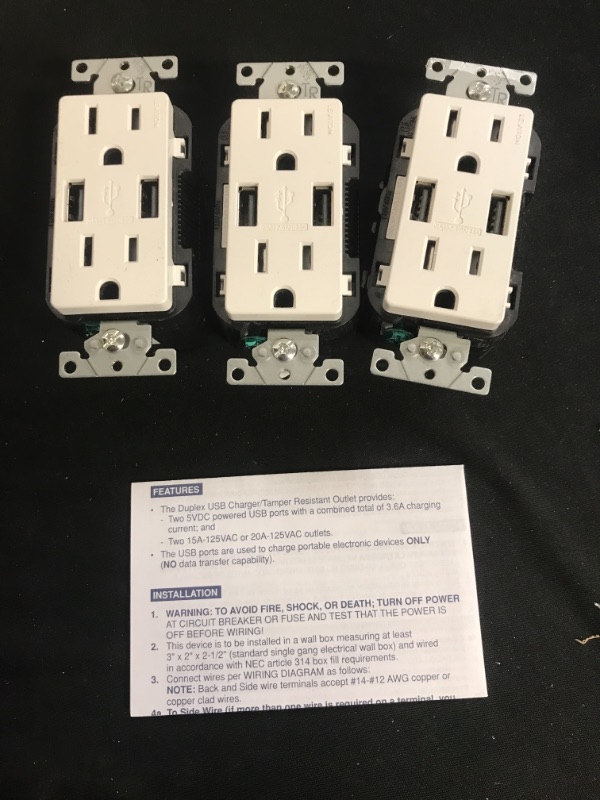 Photo 2 of 15 Amp Decora Combination Tamper Resistant Duplex Outlet and USB Charger, White (3-Pack)
