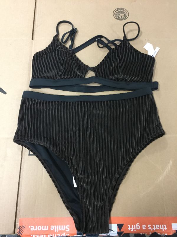 Photo 1 of CUPSHE 2 Piece Swim Suit Size Large