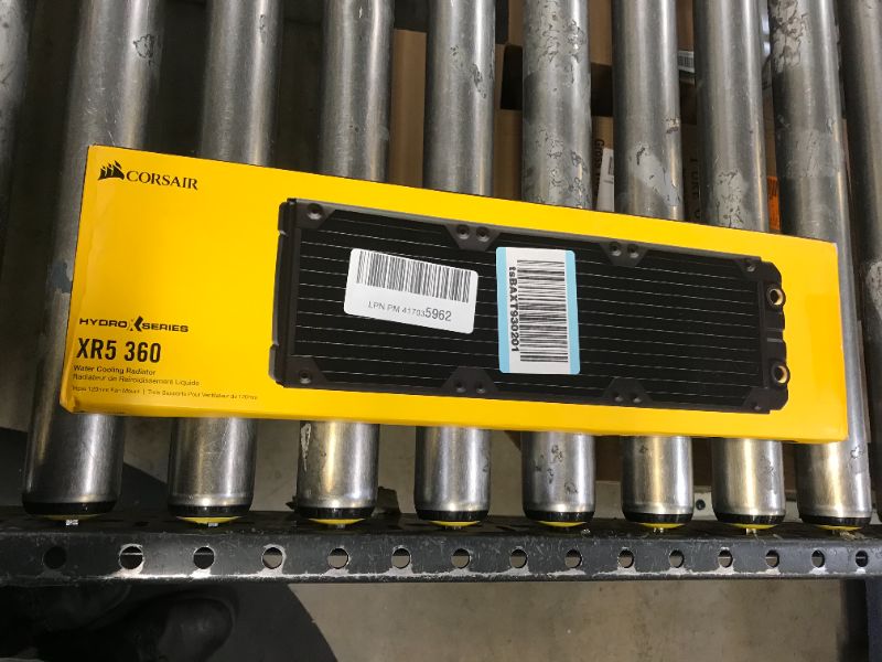 Photo 1 of Corsair Hydro X Series XR5 360mm Water Cooling Radiator