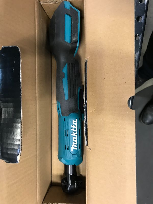 Photo 4 of Makita XRW01Z 18V LXT Lithium-Ion Cordless 3/8" / 1/4" Sq. Drive Ratchet, Tool Only