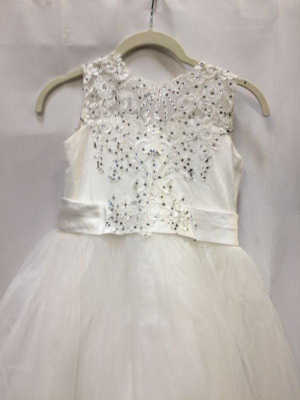 Photo 3 of GIRLS SIZE 8-9 YEARS FORMAL WHITE DRESS LARGE POOF AT BOTTOM