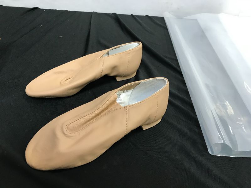 Photo 1 of LITTLE GIRLS BALLET SHOES SIZE 4