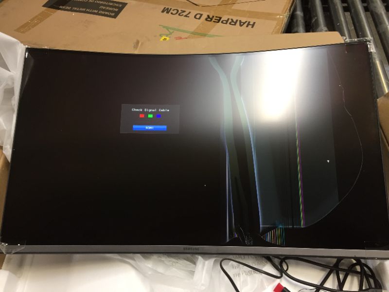 Photo 1 of Samsung 32" Class Curved Wide Screen 4K UHD ( 3840 x 2160) Monitor- LU32R590CWNX