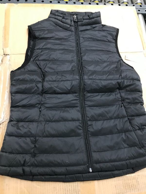 Photo 2 of Amazon Essentials Women's Lightweight Water-Resistant Packable Puffer Vest
