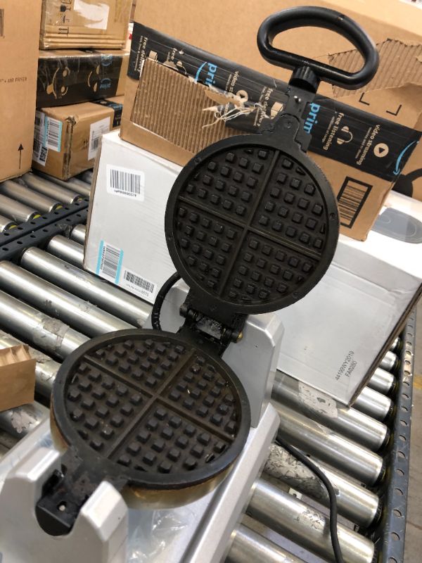 Photo 3 of Waring Commercial WWD180 Classic Single Waffle Maker, Coated Non Stick Cooking Plates, Produces 35 waffles per hour, 120V, 1200W, 5-15 Phase Plug
