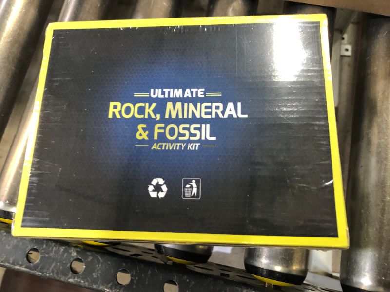 Photo 3 of NATIONAL GEOGRAPHIC Rocks & Fossils Kit – 200+ Piece Set Includes Geodes, Real Fossils, Rose Quartz, Jasper, Aventurine & Many More Rocks, Crystals & Gemstones
