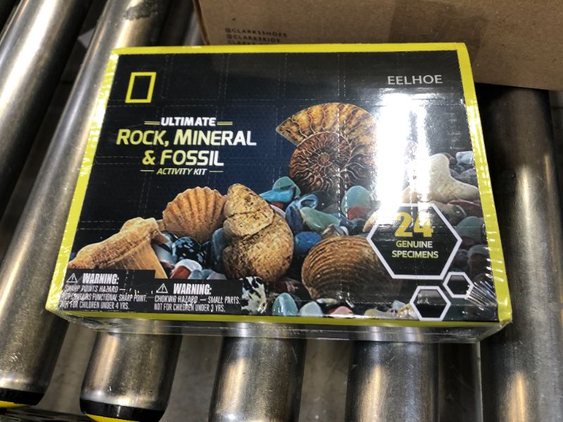 Photo 2 of NATIONAL GEOGRAPHIC Rocks & Fossils Kit – 200+ Piece Set Includes Geodes, Real Fossils, Rose Quartz, Jasper, Aventurine & Many More Rocks, Crystals & Gemstones
