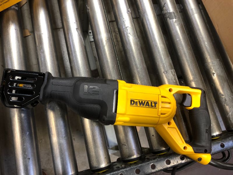 Photo 2 of DEWALT DWE305 12 Amp Corded Reciprocating Saw with DWA4101 Bi-Metal 2X Reciprocating Saw Blade Set, 8-Piece
** OPEN BOX **
(( MISSING BLADES ))