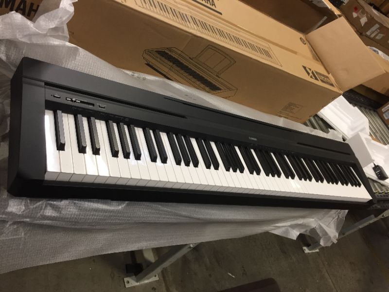 Photo 3 of YAMAHA P71 88-Key Weighted Action Digital Piano with Sustain Pedal and Power Supply PARTS ONLY
