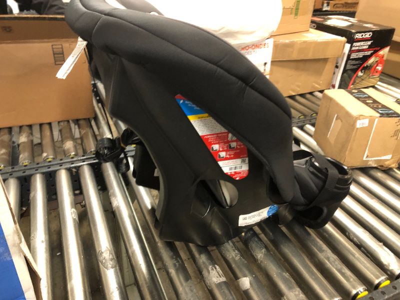 Photo 4 of Cosco Apt 50 Convertible Car Seat (Black Arrows)