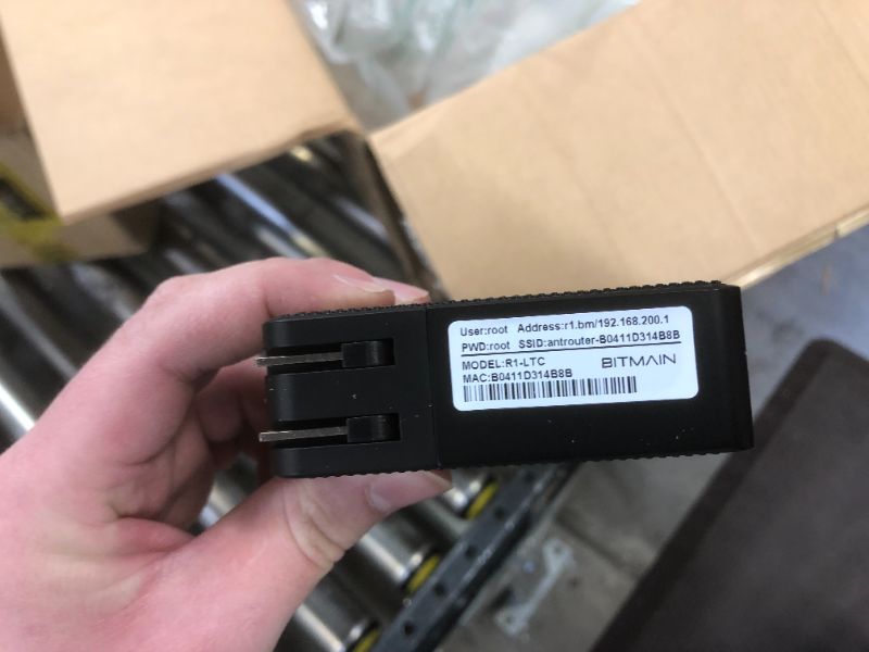 Photo 5 of AntRouter R1-LTC ~1.29MH/s ASIC Litecoin Miner with Built-in WiFi Router (AntRouter R1-LTC @ 1.29MH/s)-FACTORY SEALED UNABLE TO PROPERLY TEST 
