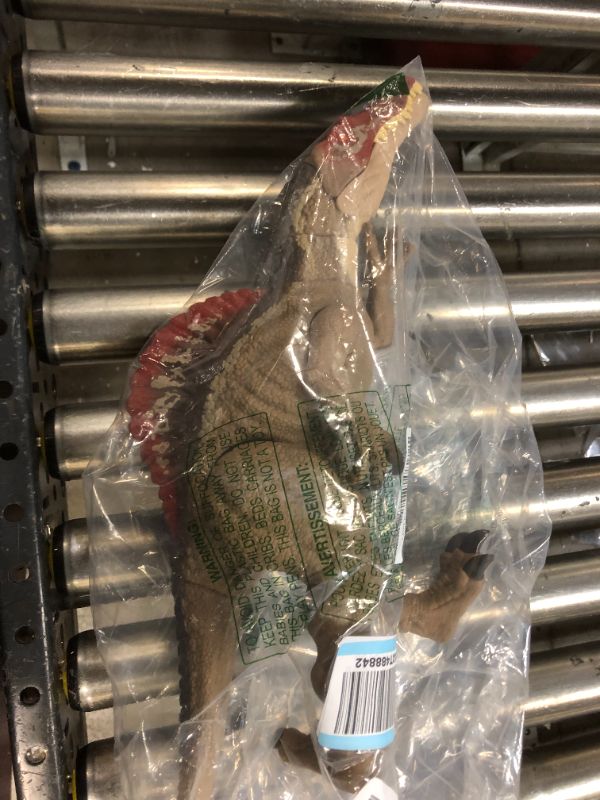 Photo 2 of Jurassic World Extreme Chompin’ Spinosaurus Dinosaur Action Figure
