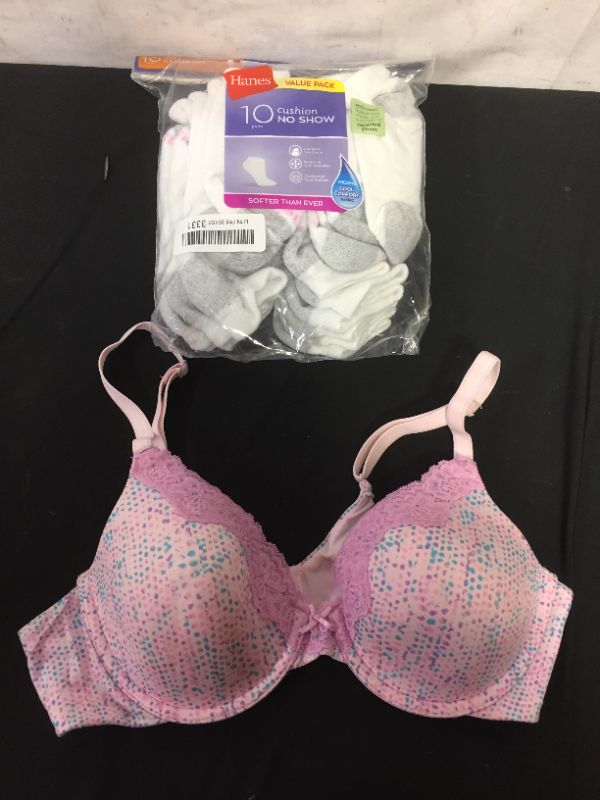 Photo 1 of Hanes Women's Cool Comfort No Show Socks, 10-Pair Value Pack and pink bra size 36b 
