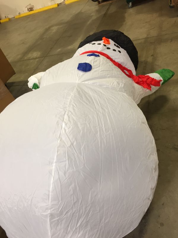 Photo 2 of 9 ft. Giant-Sized LED Inflatable Airblown-Snowman USED
